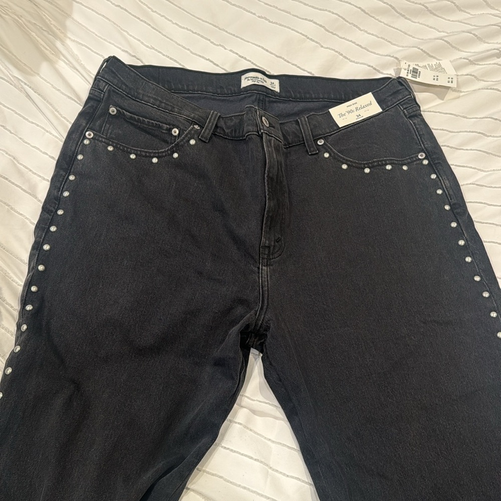 Abercrombie & Fitch High Rise 90s Relaxed Studded Jeans *NWT* - Picture 9 of 9